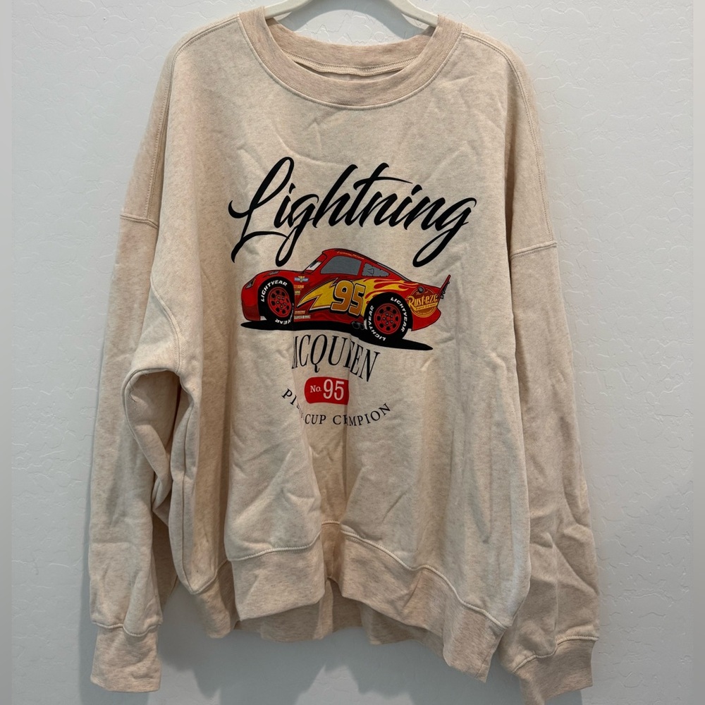 Disney Pixar Cars Lightning McQueen Piston Cup Champion #95 Sweatshirt NWOT